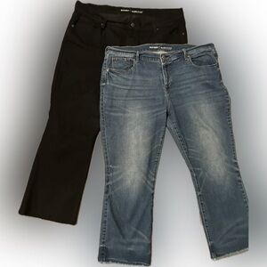 Two pair of Old Navy mid rise flare capris. One black one denim blue. ￼